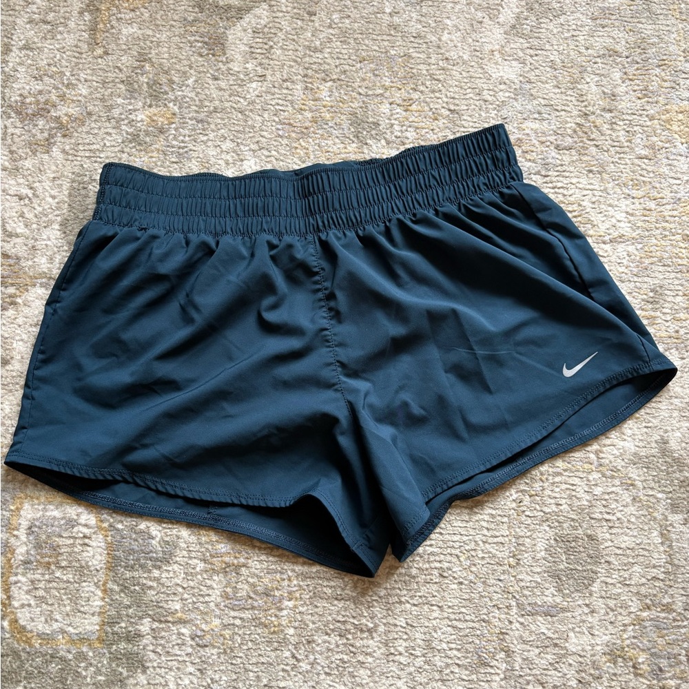 Nike Women's Dri-FIT Mid-Rise 3" Brief-Lined Shorts